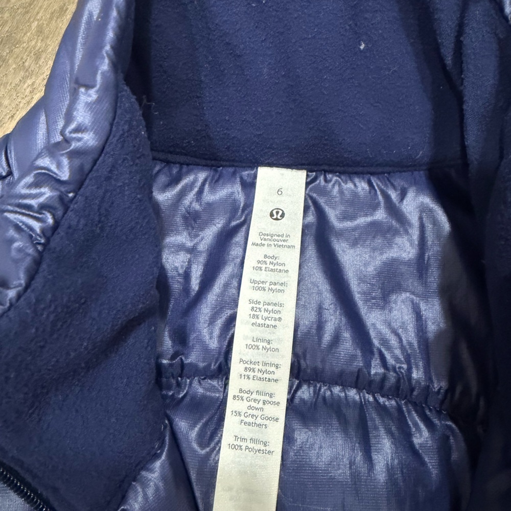 Lululemon | Down For It All Vest *Shine Night Sea | Size 6 - Picture 6 of 6